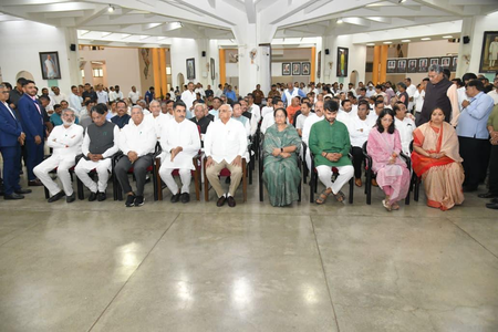 गुजरात: उद्योग संघों के प्रतिनिधियों ने सीएम भूपेंद्र पटेल से की मुलाकात, प्रधानमंत्री का जताया आभार