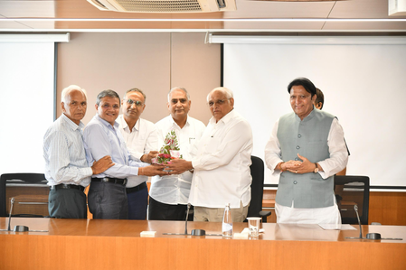 Gujarat: Businessmen meet CM Patel; thank Centre for GST reforms (Lead) Gujarat: Businessmen meet CM Patel; thank Centre for GST reforms (Lead)