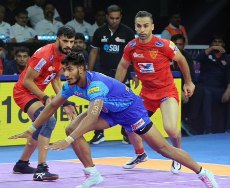 PKL 12: Ashu Malik's 16 points helps Dabang Delhi remain undefeated PKL 12: Ashu Malik's 16 points helps Dabang Delhi remain undefeated