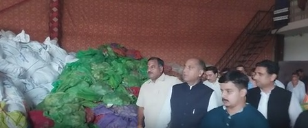 आपदाग्रस्त हिमाचल प्रदेश के लिए यूपी सरकार ने भेजी राहत सामग्री