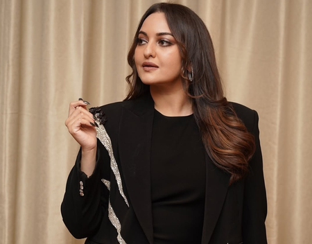 Sonakshi Sinha clocks 15 years in Bollywood, Zaheer Iqbal celebrates in style