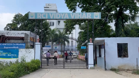 ग्रेटर नोएडा कॉलेज हॉस्टल गोलीकांड में दूसरे छात्र की भी मौत, लाइसेंसी रिवॉल्वर से चली थीं गोलियां ग्रेटर नोएडा कॉलेज हॉस्टल गोलीकांड में दूसरे छात्र की भी मौत, लाइसेंसी रिवॉल्वर से चली थीं गोलियां