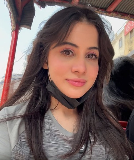 Uorfi Javed shows ‘road to recovery’ from swollen lips, says she’s found something better than lip fillers