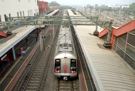 दिल्ली और नोएडा मेट्रो के यात्रियों का सफर होगा आसान, अब एक ही ऐप से बुक कर सकेंगे टिकट