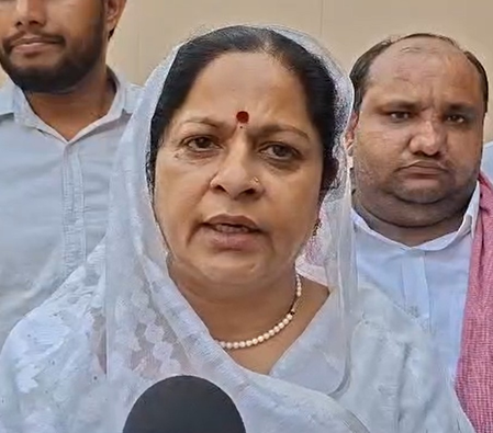 जब भावनाएं आहत हैं तो मैच क्यों, भारत-पाक मैच पर सपा सांसद रुचि वीरा का सरकार से सवाल