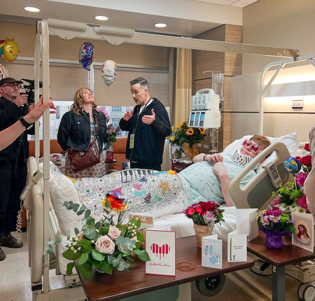 Elton John’s unique promotional strategy sparks health concerns Elton John’s unique promotional strategy sparks health concerns