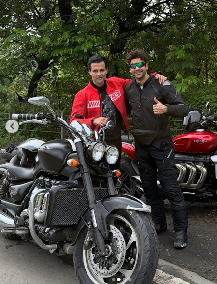 Rohit Roy enjoys Sunday morning bike ride with friend Vivek Dahiya Rohit Roy enjoys Sunday morning bike ride with friend Vivek Dahiya