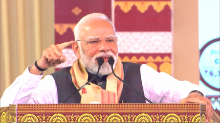कांग्रेस पार्टी देश विरोधियों और घुसपैठियों की रक्षक बन चुकी है : पीएम मोदी