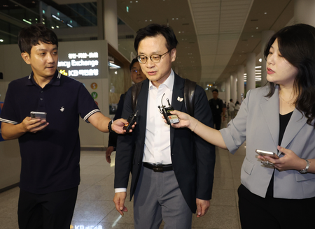 South Korea proposes bilateral currency swap with US in trade talks South Korea proposes bilateral currency swap with US in trade talks