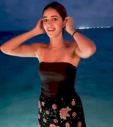Ananya Panday shows her first attempt at making a vlog in Maldives Ananya Panday shows her first attempt at making a vlog in Maldives