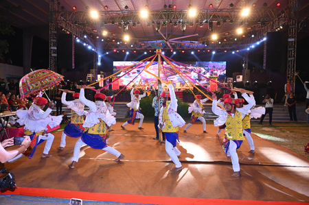 वाइब्रेंट गुजरात उदयपुर में दिखी गुजरात की कला, संस्कृति, व्यंजन और परंपरा की झलक वाइब्रेंट गुजरात उदयपुर में दिखी गुजरात की कला, संस्कृति, व्यंजन और परंपरा की झलक