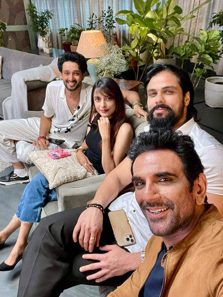 Mahabharat team reunites after 12 years, Lord Krishna aka Sourabh Raj Jain shares happy picture Mahabharat team reunites after 12 years, Lord Krishna aka Sourabh Raj Jain shares happy picture