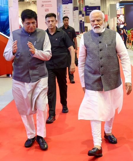 प्रधानमंत्री मोदी के नेतृत्व ने सभी भारतीयों को स्थिरता, दूरदर्शिता और प्रगति प्रदान की: केंद्रीय मंत्री