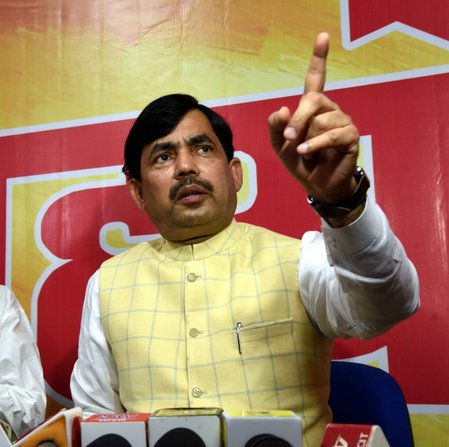 क्रिकेटर के वेश में शाहिद अफरीदी 'आतंकवादी' हैं : शाहनवाज हुसैन