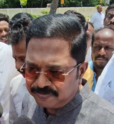 तमिलनाडु : टीटीवी दिनाकरन का एडप्पादी के. पलानीस्वामी पर जुबानी हमला, 'नकाबपोश विश्वासघाती' बताया