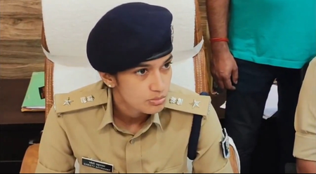 बिहार: पूर्णिया में साइबर ठग गिरोह का भंडाफोड़, चोरी के 81 मोबाइल बरामद, सात गिरफ्तार