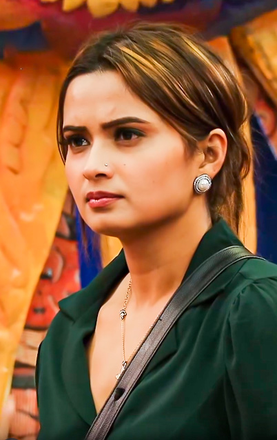 Bigg Boss 19: Neelam Giri hides “golden biscuits” inside her T-shirt during the task, male contestants lash out