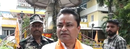 इंदौर में विहिप ने की मांग मीट की दुकानों पर लगे रोक, गैर-हिंदुओं को गरबा पांडालों में प्रवेश पर हो सख्त पाबंदी इंदौर में विहिप ने की मांग मीट की दुकानों पर लगे रोक, गैर-हिंदुओं को गरबा पांडालों में प्रवेश पर हो सख्त पाबंदी