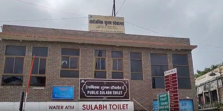अयोध्या में सुलभ शौचालयों की बेहतर सुविधाओं पर जोर