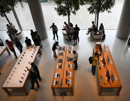 India’s smartphone market grows 3 pc year in July-Sep, Apple posts record shipments