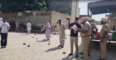 पंजाब के बठिंडा में कटा बवाल, स्थिति को संभालने गई पुलिस पर हमला, बचाव में करनी पड़ी फायरिंग