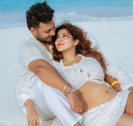 Devon Ke Dev Mahadev’s Parvati aka Sonarika Bhadoria flaunts baby bump in hot shorts