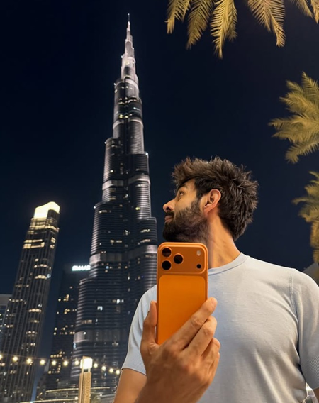 Kartik Aaryan captures Burj Khalifa in Dubai, adds a witty twist