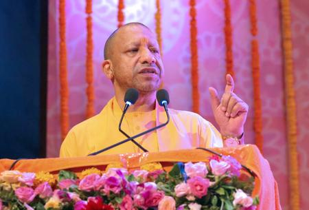 टेक्नोलॉजी रोजगार छीनती नहीं, बल्कि नए अवसर पैदा करती है: मुख्यमंत्री योगी