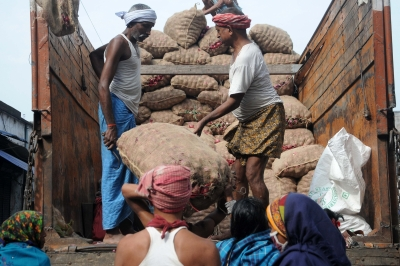 Food inflation for farm and rural labourers stays in negative zone during August