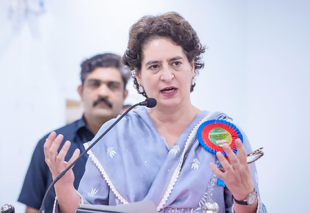 फिलिस्तीन मुद्दे को लेकर प्रियंका गांधी ने केंद्र सरकार की नीति पर उठाए सवाल फिलिस्तीन मुद्दे को लेकर प्रियंका गांधी ने केंद्र सरकार की नीति पर उठाए सवाल