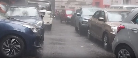 Kolkata swept by thundershowers, more rain on Sunday and during Durga Puja predicted Kolkata swept by thundershowers, more rain on Sunday and during Durga Puja predicted