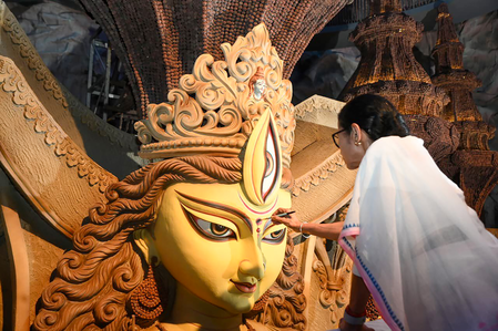 Warm greetings on auspicious occasion of Navratri: West Bengal CM Mamata