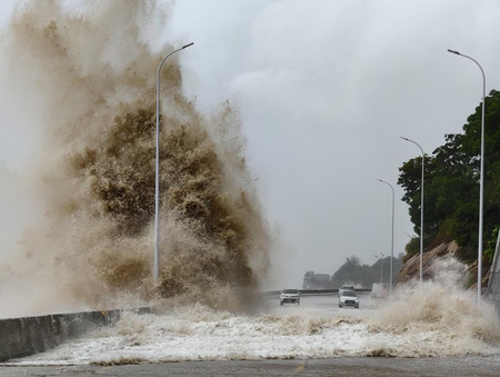 Two south China cities to suspend school, production in response to approaching typhoon Two south China cities to suspend school, production in response to approaching typhoon