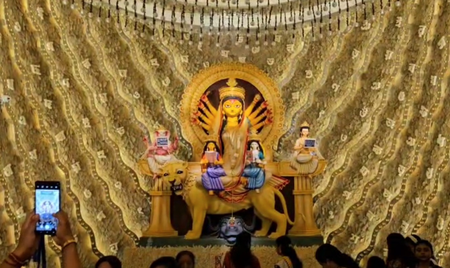 कोलकाता : दुर्गा पूजा पंडाल में दिखा भाषाई प्रेम, 'बांग्ला' को समर्पित थीम ने खींचा सबका ध्यान