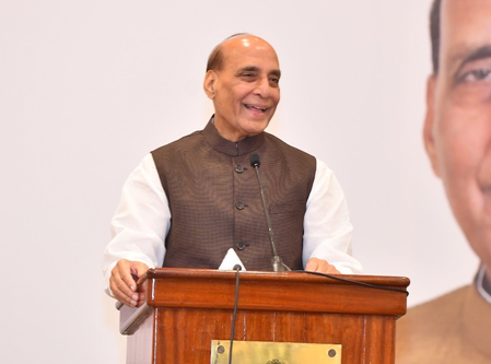विदेशी धरती से राजनाथ सिंह की पाकिस्तान को दो टूक, हमने धर्म देखकर नहीं, कर्म देखकर मारा है विदेशी धरती से राजनाथ सिंह की पाकिस्तान को दो टूक, हमने धर्म देखकर नहीं, कर्म देखकर मारा है