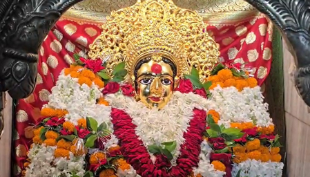 वाराणसी में गूंजे माता के जयकारे, नवरात्रि के दूसरे दिन मां ब्रह्मचारिणी के दर्शन को पहुंचे श्रद्धालु