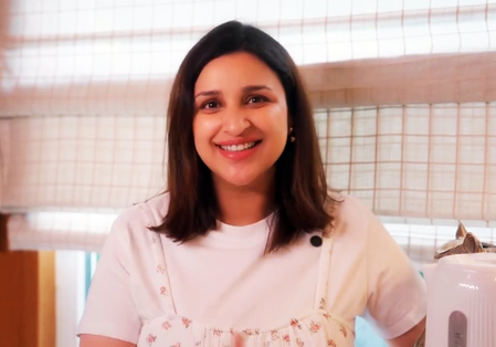 परिणीति चोपड़ा ने पहली बार दिखाया अपना बेबी बंप, शेयर की एक और गुड न्यूज
