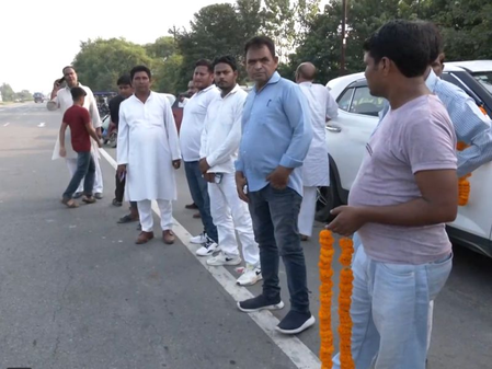 आजम खान की रिहाई पर सपा कार्यकर्ताओं में खुशी की लहर, स्वागत के लिए उमड़ी भीड़
