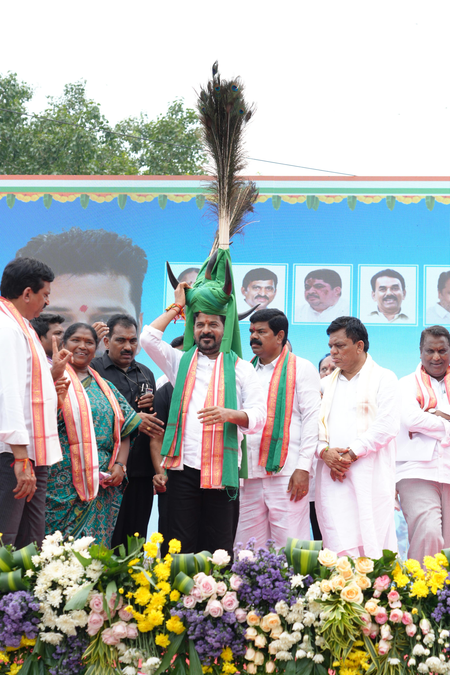 Telangana CM seeks Central funds for tribal fair ‘Medaram Jatara’