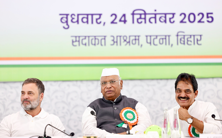 CWC passes strong resolutions against NDA govt at Patna meet