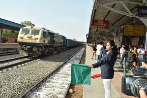 कैबिनेट ने दीपावली से पहले रेलवे कर्मचारियों के लिए 1,866 करोड़ रुपए के बोनस को मंजूरी दी