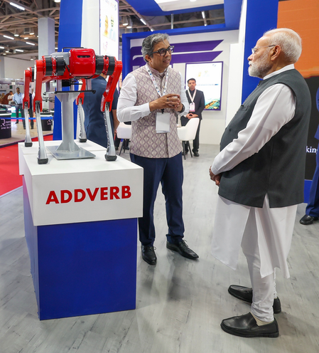 ग्रेटर नोएडा में ‘इंटरनेशनल ट्रेड शो’ में उद्यमियों से मिले पीएम मोदी, उनके काम को लेकर ली जानकारी