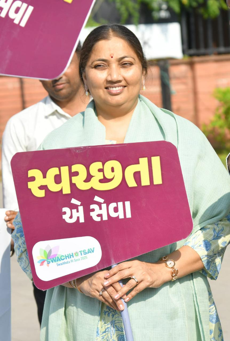 Gujarat: Bhanuben Babaria participates in 'Cleanliness drive' under 'Swachhata Hi Seva' campaign in Gandhinagar