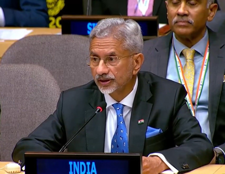 <div>Presenting case of 'Operation Sindoor', EAM Jaishankar says fighting terrorism is international service</div>