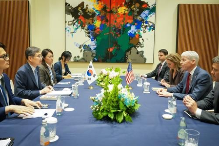 South Korean FM shares energy security concerns with US
