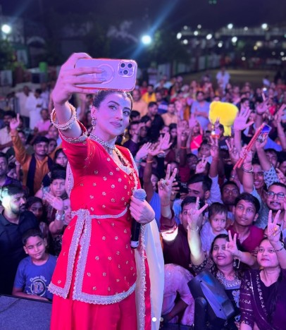 अक्षरा सिंह ने डांडिया नाइट में बिखेरा जलवा, सोशल मीडिया पर शेयर किया वीडियो