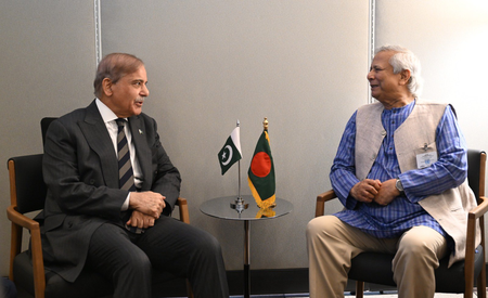 Bangladesh's Yunus huddles with Pakistan in futile promotion of SAARC Bangladesh's Yunus huddles with Pakistan in futile promotion of SAARC