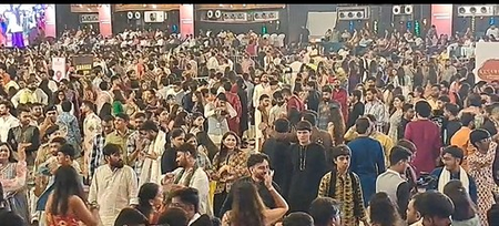 सूरत पुलिस की निगहबानी में गरबा का मजा हुआ दोगुना, लोगों ने सुरक्षा व्यवस्था पर जताई खुशी
