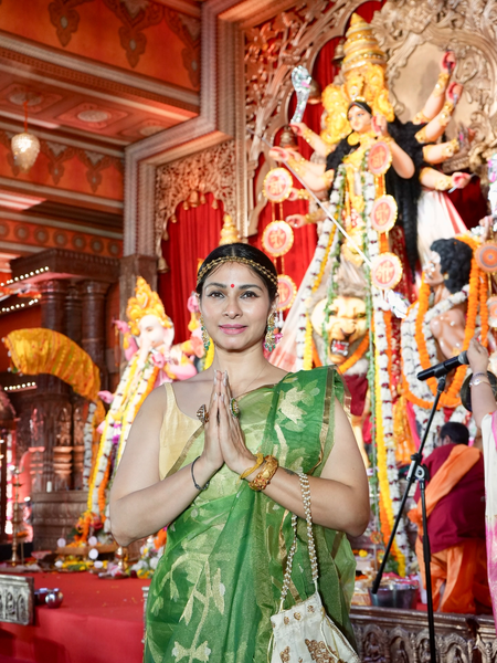 Tanishaa Mukherjee dedicates Durga Puja 2025 to her late father and Debu Kaka  Tanishaa Mukherjee dedicates Durga Puja 2025 to her late father and Debu Kaka