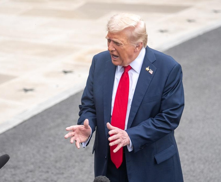 <div>Trump says US weighing actions against drug cartels 'coming by land' from Venezuela</div>